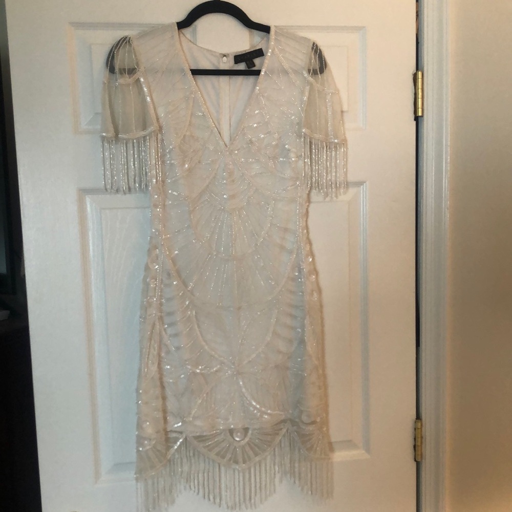 White beaded dress - Picture 4 of 7